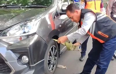 Dishub DKI Legalkan Parkir Liar di Badan Jalan, Apa Dampak Buruk dan Manfaatnya?