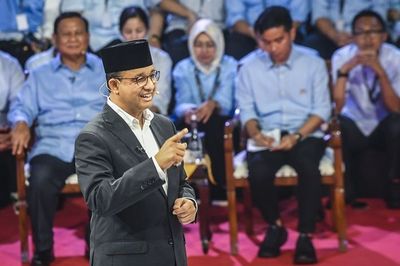 Anies Jelaskan Sumber Polusi di Jakarta, Warganet: Pokoknya Salahin Angin!
