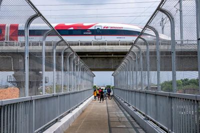 Baru 2 Bulan Beroperasi, Kereta Whoosh Sudah Digunakan 1 Juta Penumpang