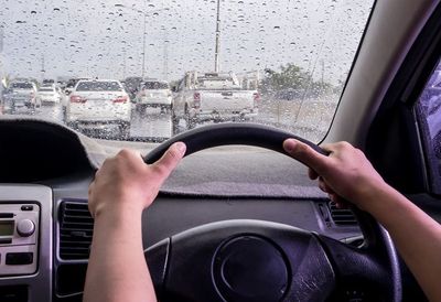 Mau Belajar Nyetir Mobil? Simak 5 Langkah Penting yang Harus Kamu Ketahui!