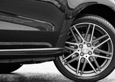 5 Cara Merawat Velg Mobil yang Benar supaya Tetap Awet