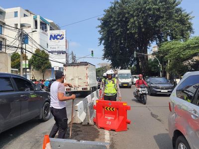 Polisi Buat U Turn Baru Cegah Pengendara Lawan Arah di Slipi Jakbar
