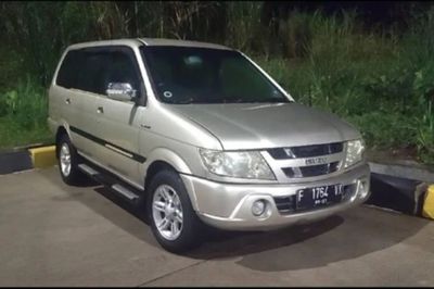 Viral Isuzu Panther Utuh Meski Terperosok di Tol Bocimi, Simak Faktanya