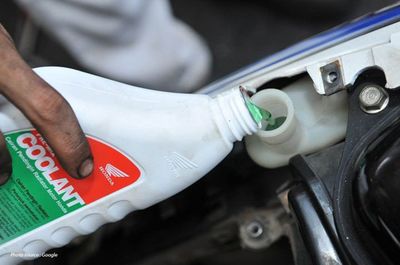 Cara Mengatasi Air Radiator Mobil yang Habis serta Kenali Tanda-tandanya
