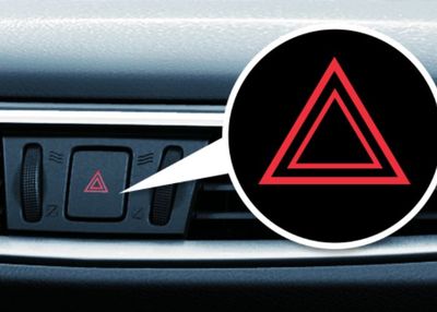 Mengenal Lebih Jauh Fungsi Hazard Pada Mobil yang Sesungguhnya, Yuk Simak!