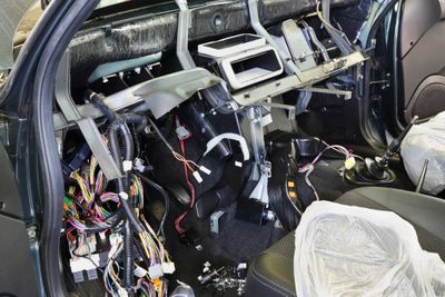6 Cara Mencegah Korsleting Pada Mobil, Wajib Diperhatikan!