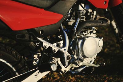 Cara Mudah Bersihkan Kerak Kotoran Membandel Pada Mesin Motor Langsung Rontok, Begini Caranya!