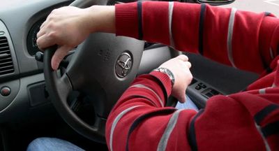 Kelebihan dan Kekurangan Power Steering di Mobil, Perlu Perawatan Lebih!