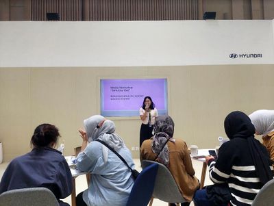 Ladies! Ini Tips Berkendara Aman untuk Bantu Mencegah dan Mengatasi Kondisi Darurat di Jalan
