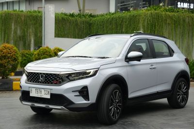 5 Perbandingan Hyundai Venue Terbaru vs Honda WR-V RS 2025, Mana yang Terbaik?
