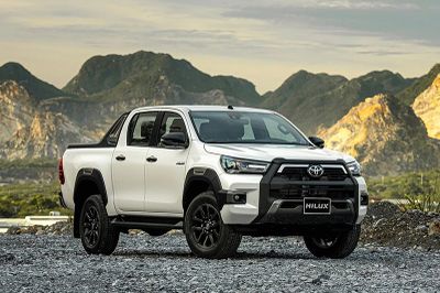 Update Harga Toyota Hilux Double Cabin Terbaru November 2025, Masih Jadi Andalan Pengusaha!