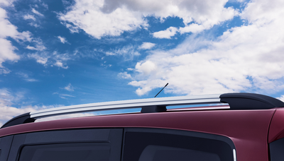 Simak 5 Manfaat Pasang Roof Rail Mobil, Tampilannya Jadi Lebih Sporty!