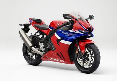 Honda Luncurkan CBR1000RR-R Fireblade 2024: Sensasi Berkendara Ala MotoGP dengan Harga Rp798 Juta