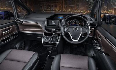 5 Fitur Safety All New Toyota Voxy Terbaru 2025, Mobil Keluarga yang Dijamin Aman!