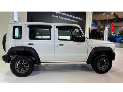 Baru 4 Hari Dirilis, Suzuki Jimny 5 Pintu di Jepang Langsung Disetop Pemesanannya!