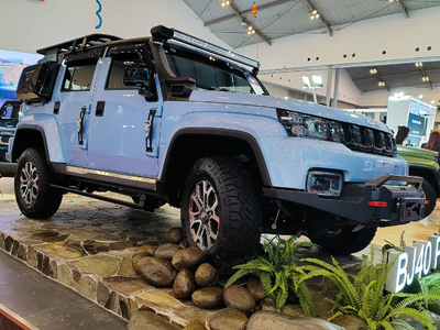 BAIC Indonesia Perkenalkan BJ40 Plus dan X55 II di GJAW 2024: SUV Maskulin dan Futuristik