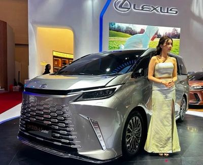 Lexus LM 500h 4-Seater Hadir di Indonesia: MPV Canggih dan Mewah, Pas untuk Sultan!
