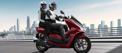 Harga Honda PCX 160 Terbaru Tembus 40 Juta, Worth It Gak?