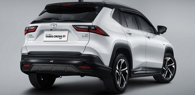 5 Fitur Toyota Yaris Cross Hybrid Terbaru 2025: Ada Teknologi Listrik tapi Gak Perlu Ngecas!