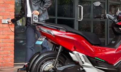 Motor Listrik Jarak Tempuh Terjauh di Indonesia