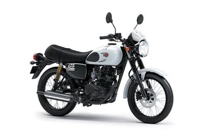 5 Kelebihan Kawasaki W175 Terbaru 2025, Motor Kopling Terbaru yang Jadi Incaran Anak Muda!