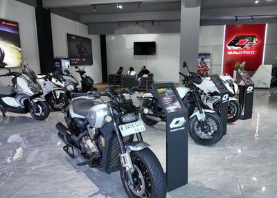QJMotor Buka Dealer Flagship di Kebon Jeruk, Pamer 4 Model Unggulan