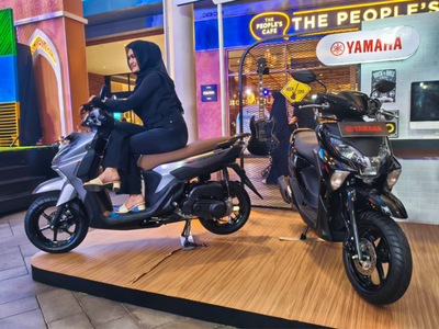 5 Perbandingan Yamaha Gear Ultima Terbaru vs Honda Vario, Sama-sama 125cc Mana yang Terbaik?