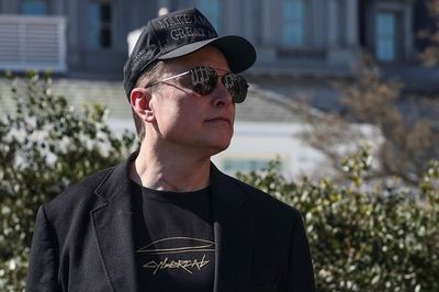 Analis Kritik Elon Musk karena Abaikan Pabrik Tesla Selama 2 Bulan Lebih
