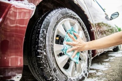 Panduan Lengkap dan Mudah Merawat Mobil di Musim Hujan Biar Gak Karatan dan Mogok