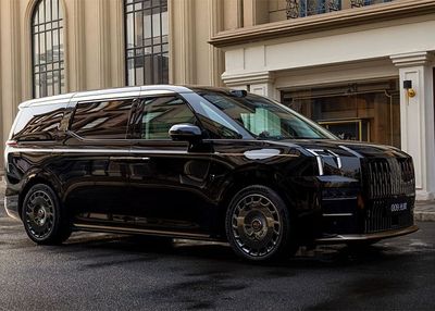 Zeekr 009 Grand Collector Edition, MPV Listrik Berlapis Emas Harga Rp2 Miliar