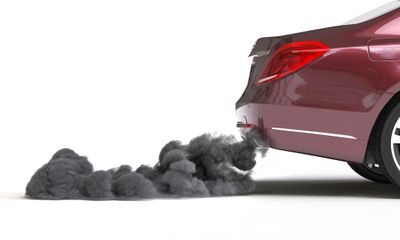 Asap Knalpot Mobil Menghitam? Ini 5 Cara Mengatasinya