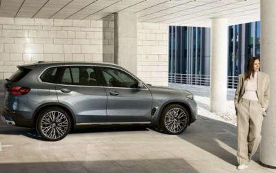 Berapa Harga BMW X5 Terbaru 2025? SUV Mewah yang Cocok Untuk Keluarga Muda dan Modern!