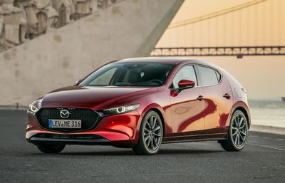 5 Kelebihan Mazda 3, Mobil Favorit Cewek Stylish Masa Kini
