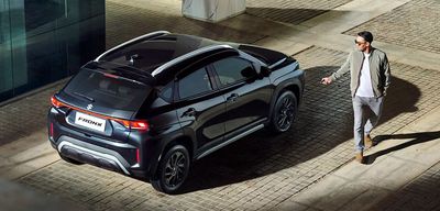 5 Fitur Suzuki Fronx SGX Hybrid 2025 yang Bikin Perjalanan Aman dan Nyaman: Worth It Banget!