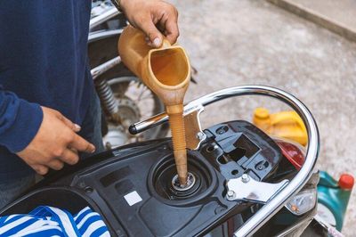 6 Cara Mencegah Tangki Bensin Motor Bocor Akibat Embun