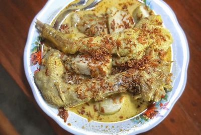 Nikmati Kelezatan Lontong Tuyuhan Jeng Rahayu, Kuliner Khas Rembang yang Menggoda Selera