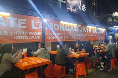 Sensasi Sate Lamongan Jaya Agung, Kuliner Legendaris Pinggir Jalan Sabang yang Sudah Berdiri Sejak 1963