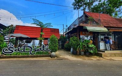 Cafe Sadjati: Menikmati Keindahan Alam Sambil Menyantap Hidangan Lezat