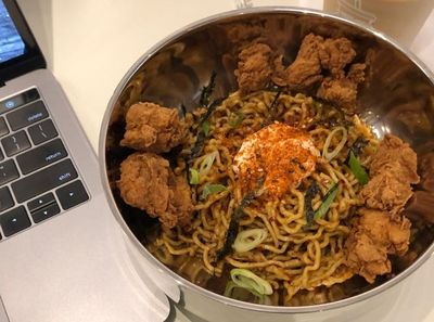 Fried Club, Coffeeshop Hype Baru di Jaksel yang mengusung konsep Listening Bar