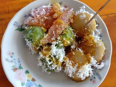 53 tahun berdiri, Klepon Miroso Jadi Jajanan Legendaris di Kediri yang Wajib Dicoba!