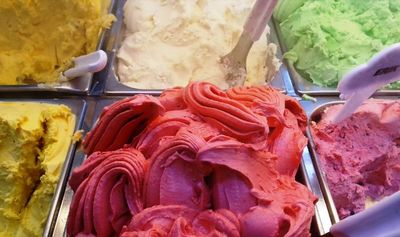 Kedai Ini Memproduksi 40 Rasa Gelato, Sehari Bisa Menjual Sampai Puluhan Kilogram!