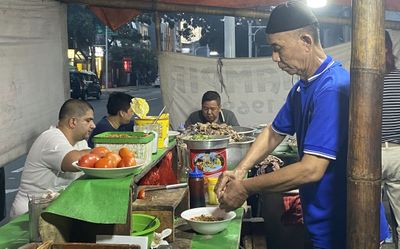 Berumur Setengah Abad Lebih, Sop Kambing Sudi Mampir Roxy Habiskan Ratusan Kambing Setiap Hari