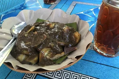 Menyantap Rujak Cingur Sekaru, Kuliner Legendaris di 