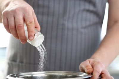 Masak Sup Tapi Rasanya Keasinan? Coba Atasi dengan Cara Ini