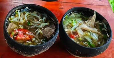 Soto Bathok Kangen Ndeso, Menikmati Soto dalam Mangkok Batok Kelapa di Tengah Keasrian Yogya