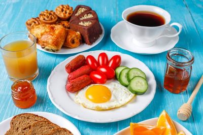 Sering Ngantuk Habis Sarapan? Ini Penyebab yang Perlu Kamu Perhatikan