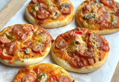 Resep Pizza Mini Mudah dan Anti Gagal, Jadi Camilan Lezat! 