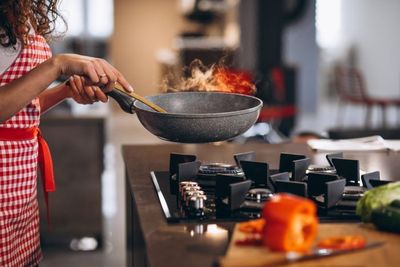 Tren Dekorasi Dapur 2025, Perlengkapan Masak Pintar Makin Diminati