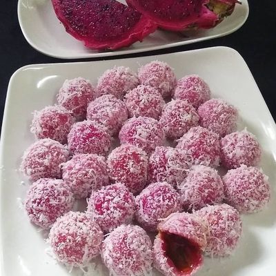 Cara Membuat Klepon Buah Naga Lembut dan Lumer, Cobain Yuk!