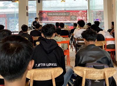 Wujudkan Komitmen Ganjar-Mahfud, Ganjartivity Buka Kelas Barista di Bandung